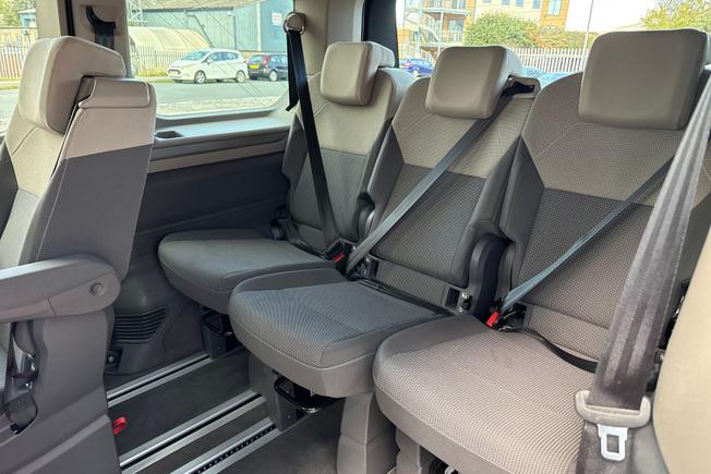 VOLKSWAGEN Multivan Photo 31