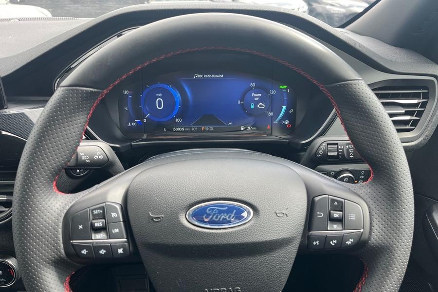 Ford Kuga Photo autoimg-930a11fbbfa0129bea955012d477eff6d7fae2d1.jpg