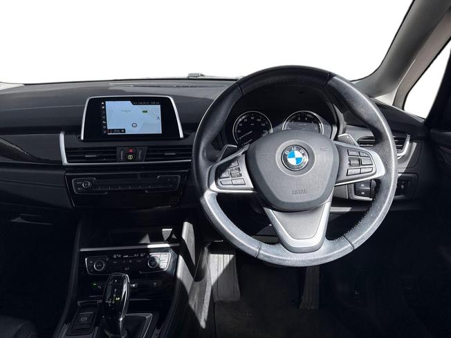 BMW 2 Series Active Tourer Photo 11
