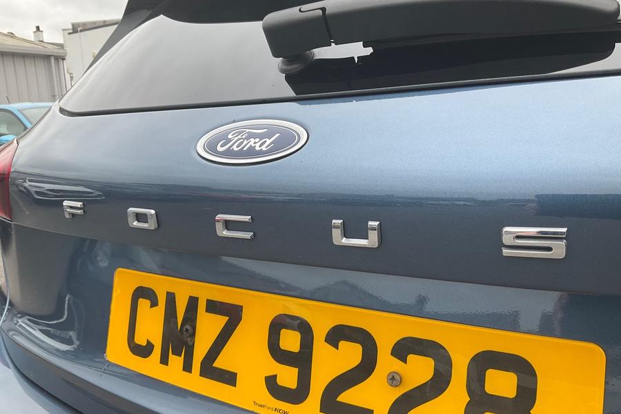 Ford Focus Photo autoimg-930dbf275fbc1b9385c201496719e49bd761c1ed.jpg