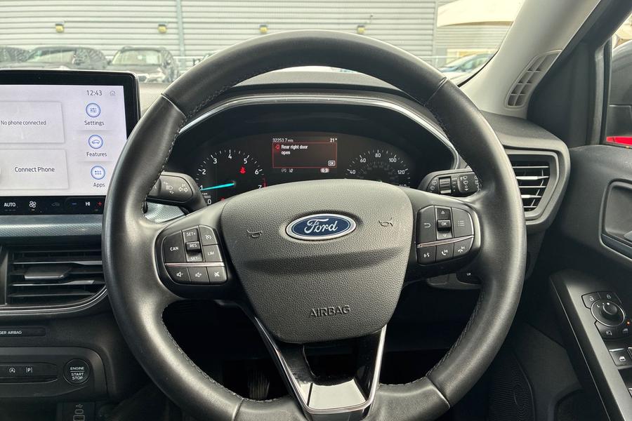 Ford FOCUS Photo autoimg-930dc95898039764443075dc44b3e58d3cb05832.jpg