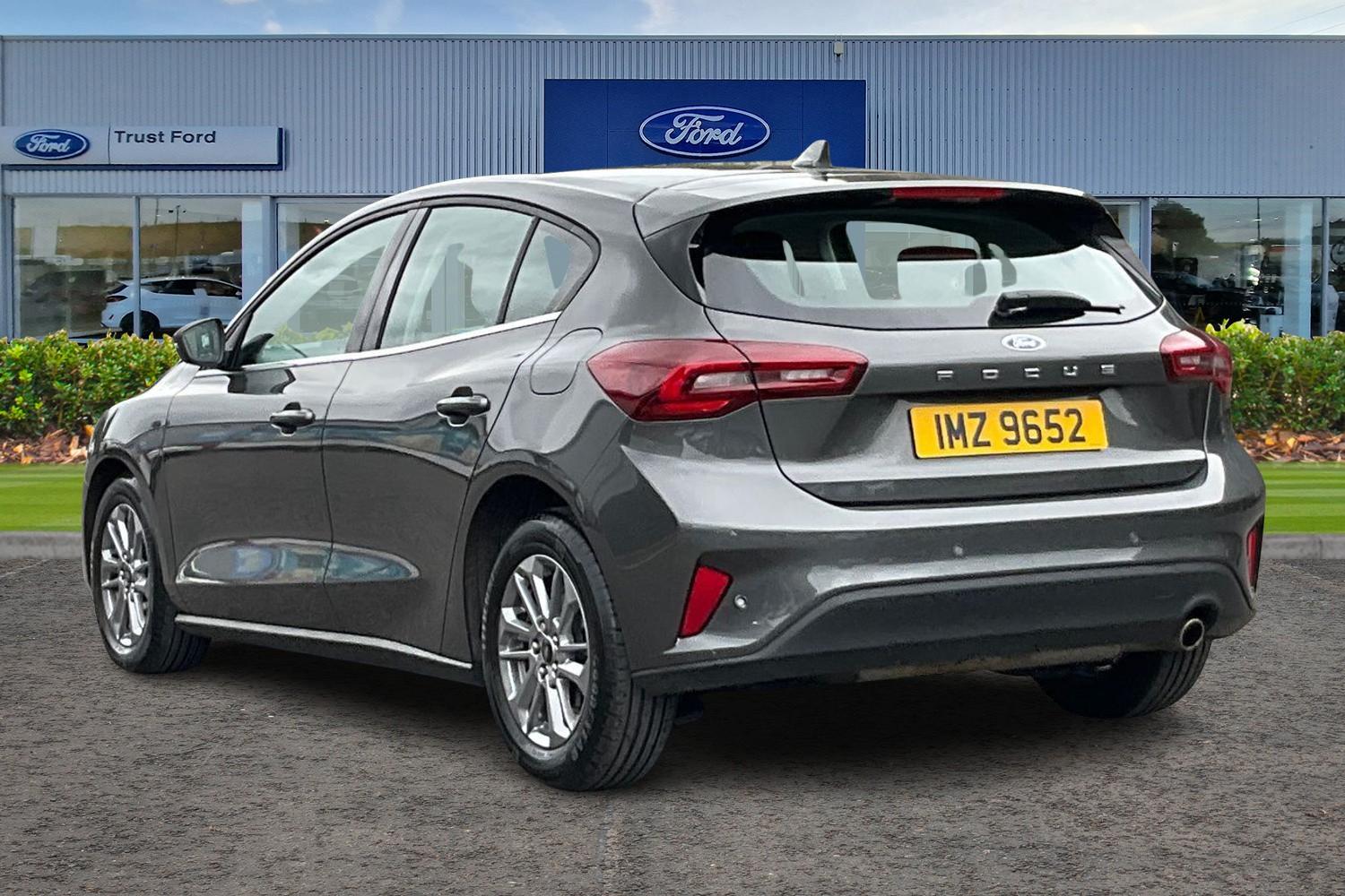 Ford Focus Photo 1
