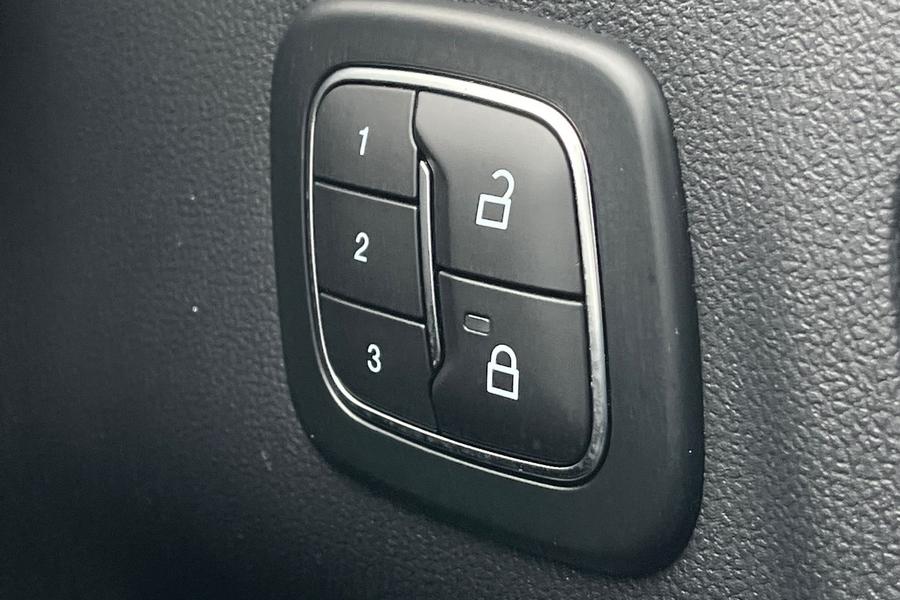 Ford KUGA Photo autoimg-9313b40b63bd53b5d9e82da17a31e8d483eb063a.jpg