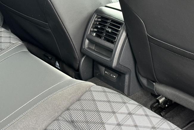 VOLKSWAGEN Golf Photo 49