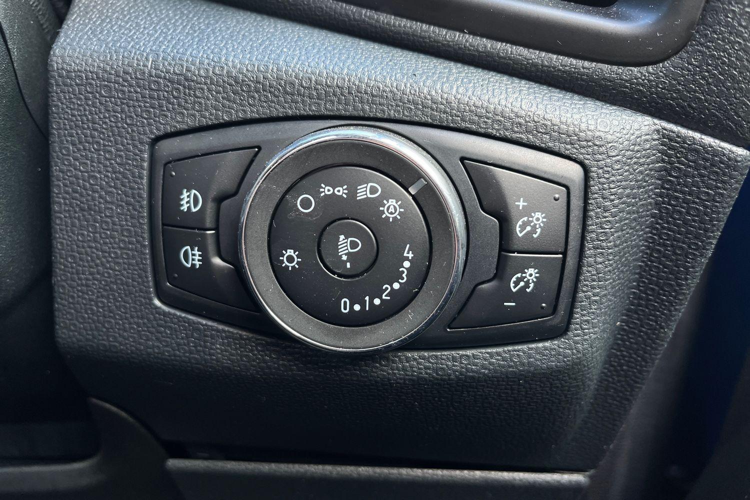 Ford EcoSport Photo 36