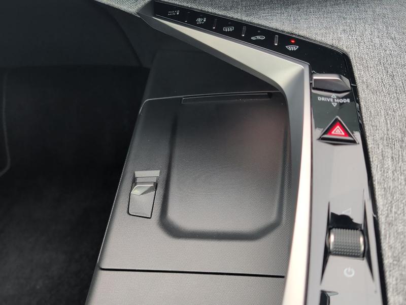 Used Peugeot E-3008 NV24VOB 40