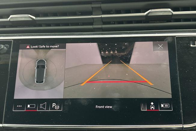 AUDI Q8 Photo 21