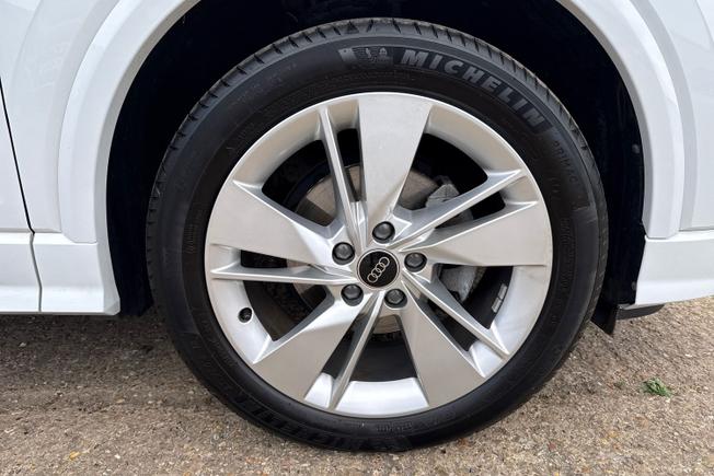 AUDI Q2 Photo 5