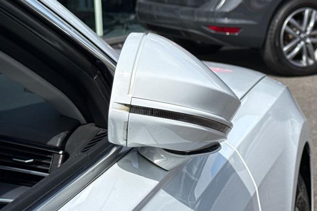 AUDI A8 Photo 40