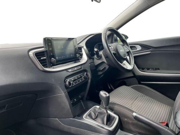Kia Ceed Photo autoimg-932512f489ac497768bafb79e0b8b437df7866e1.jpg