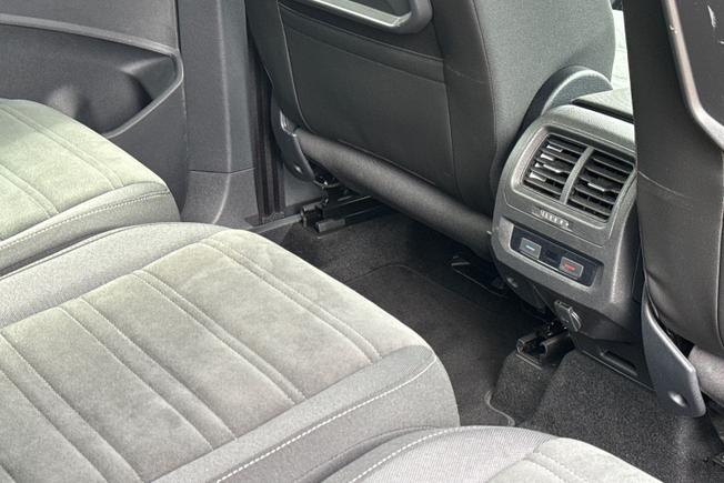 VOLKSWAGEN Touran Photo 49