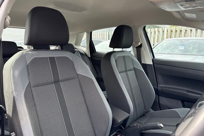 VOLKSWAGEN Polo Photo 28