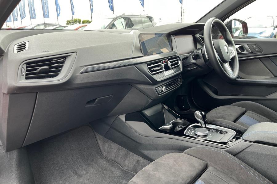 BMW 1 Series Photo autoimg-932b2ba28c4de497b1285b1aea4cf9416f31600c.jpg