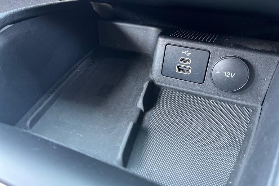 Ford KUGA Photo autoimg-932d060ddda2298f6e5162ed0dc55025e0639b50.jpg
