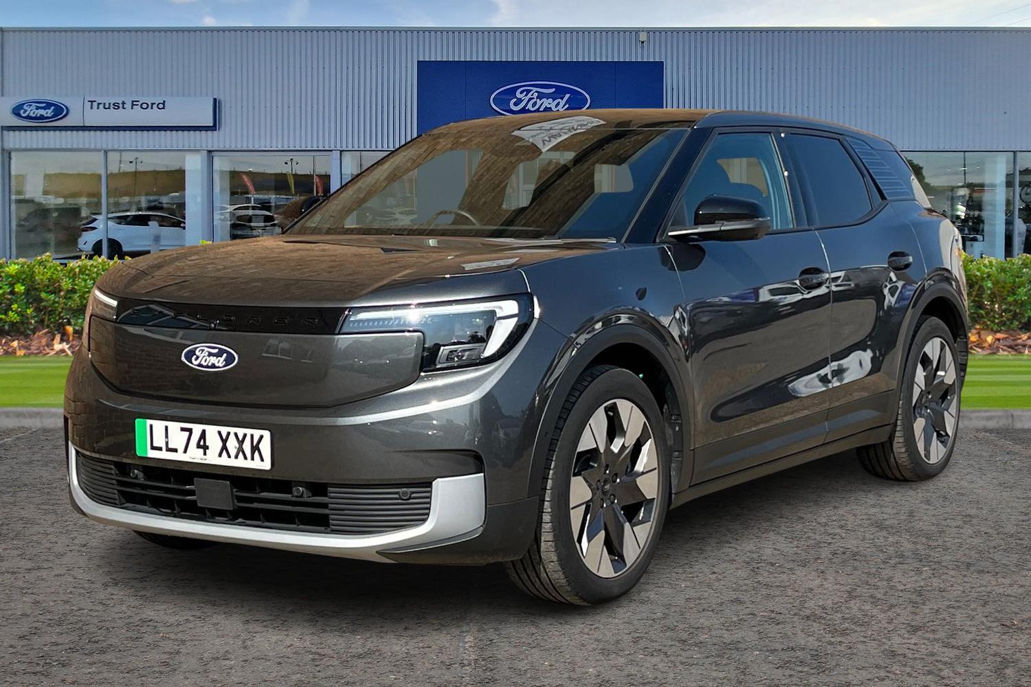 Ford Explorer Photo 4