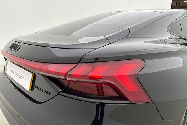 AUDI Rs E-Tron Gt Photo 18
