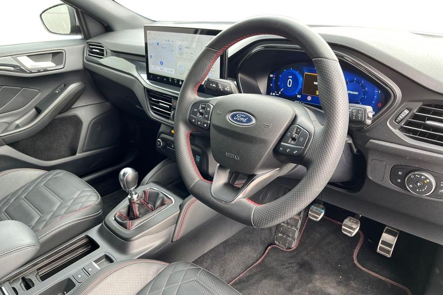 Ford FOCUS Photo autoimg-933a0b00ba52e83d857756720ce0ceb5d7e72d15.jpg