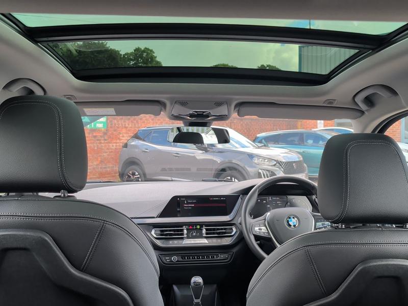 Used BMW 1 Series YG20AEF 36