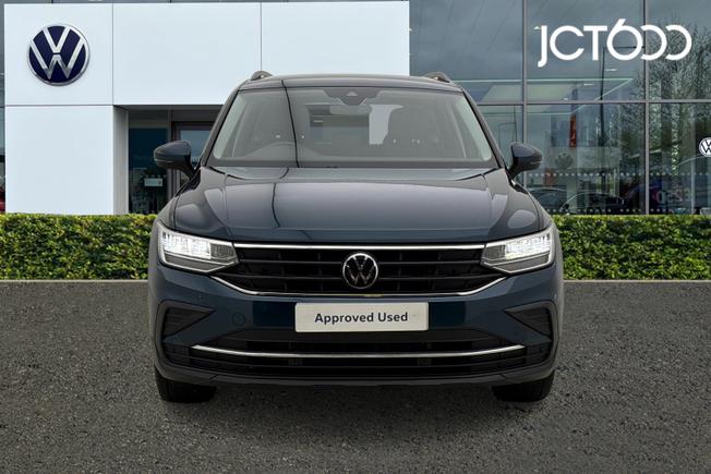 VOLKSWAGEN Tiguan Photo 8