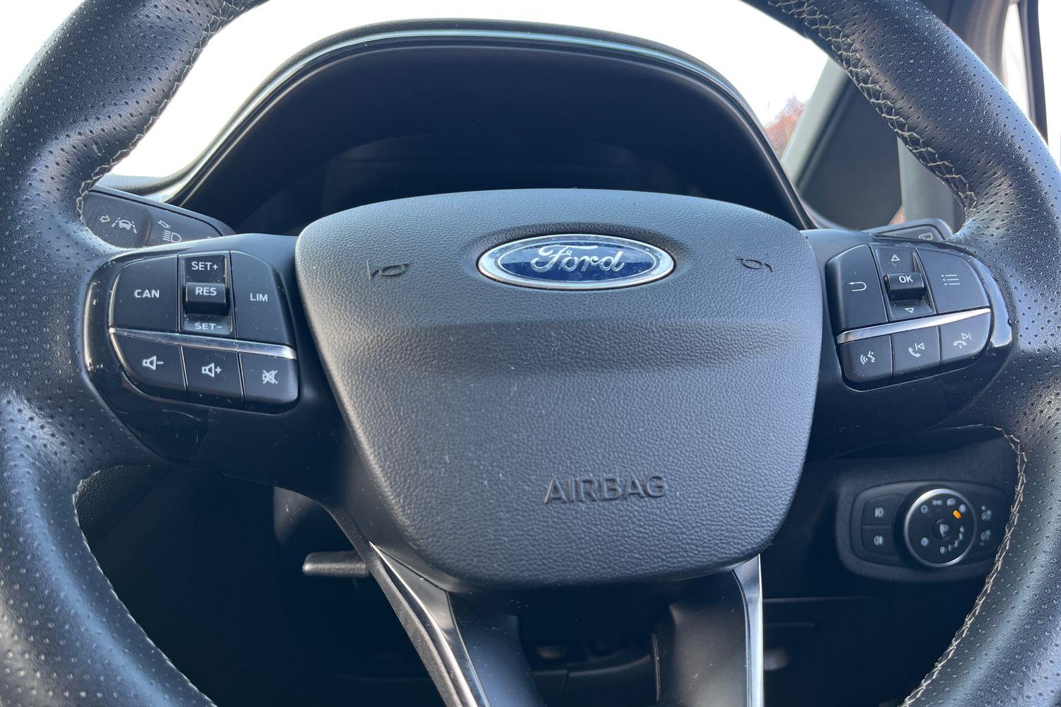 Ford FIESTA Photo 35