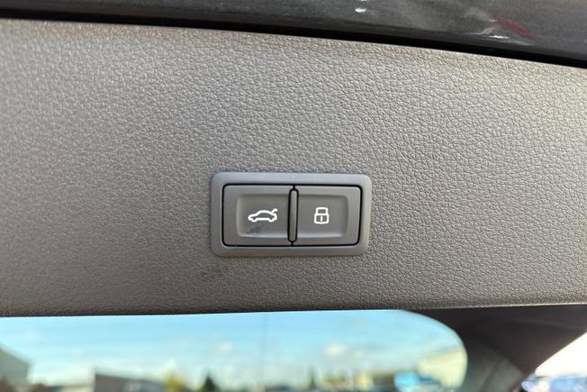 AUDI e-tron Photo 42