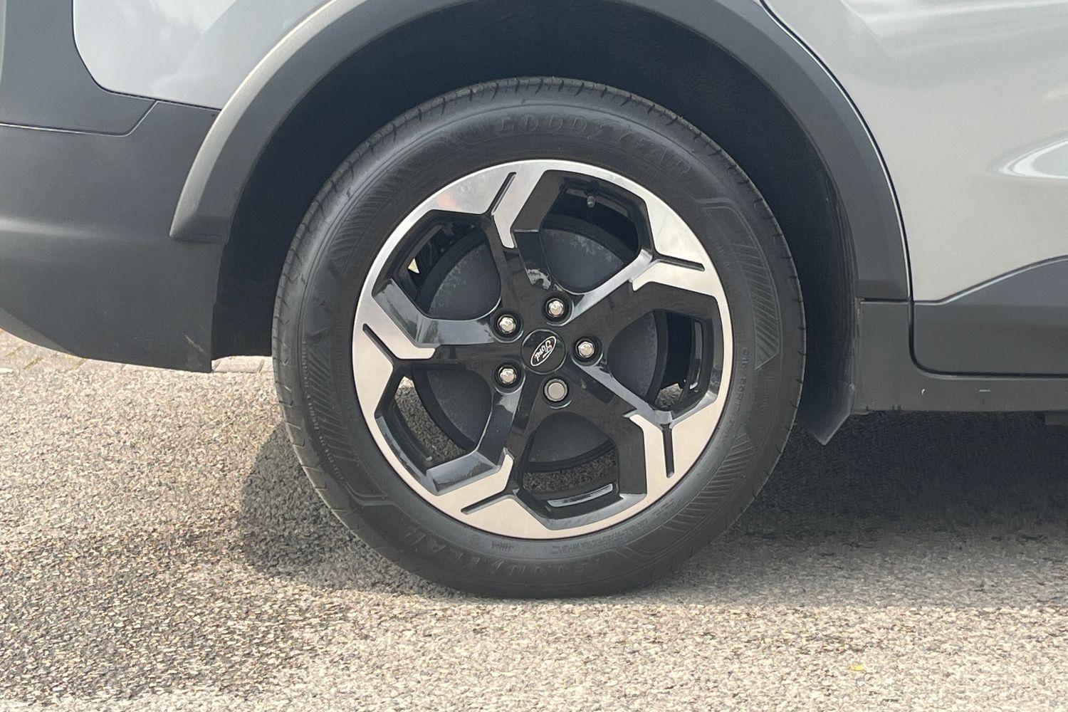 Ford E-TOURNEO COURIER Photo 7