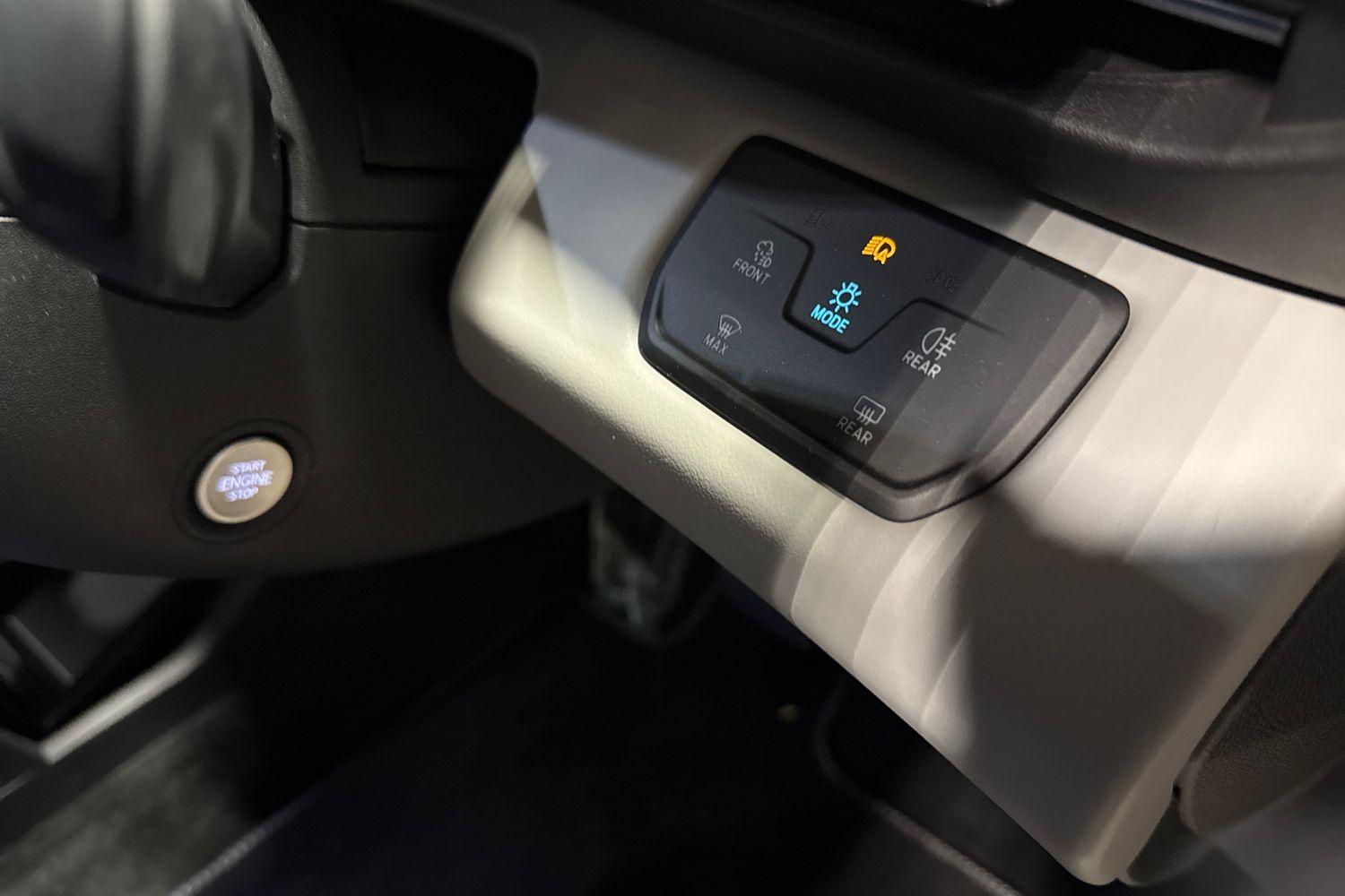 Ford Explorer Photo 26