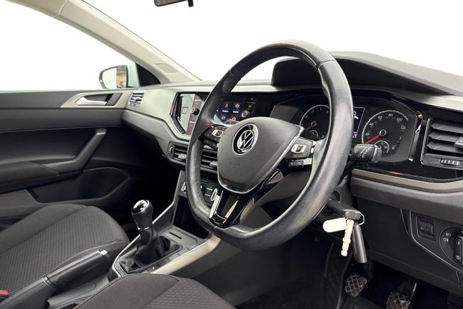 VOLKSWAGEN Polo Photo 6