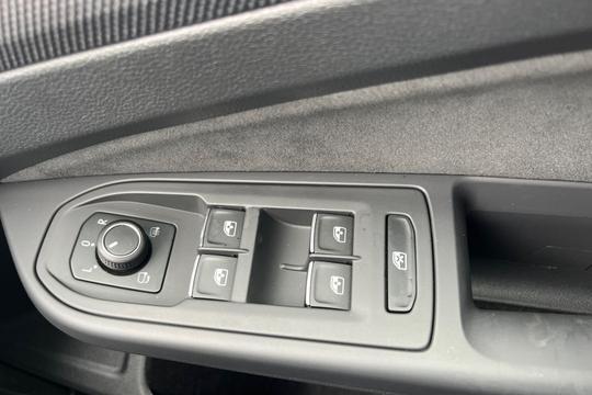 Volkswagen Golf Photo autoimg-935dbb4fb62f37fe46385125cf55d1f0e1826b52.jpg