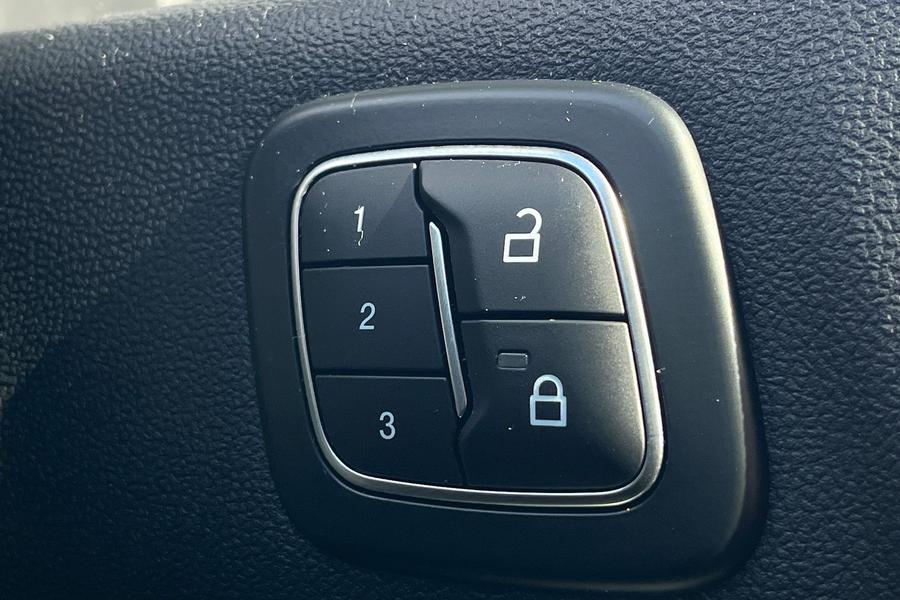 Ford KUGA Photo autoimg-93641cf56acdd26182a6763097b6a89f6171f5d5.jpg
