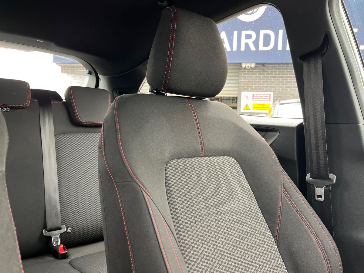 Ford Puma Photo 37