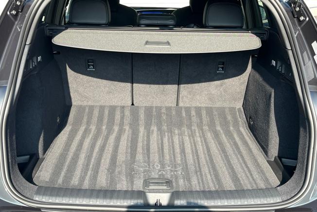 AUDI Q6 e-tron Photo 12