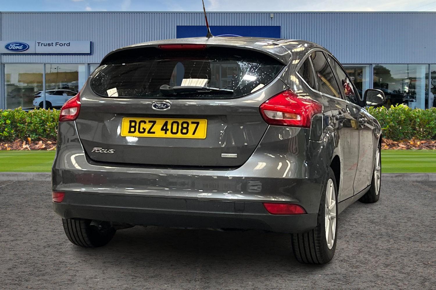 Ford FOCUS Photo 3