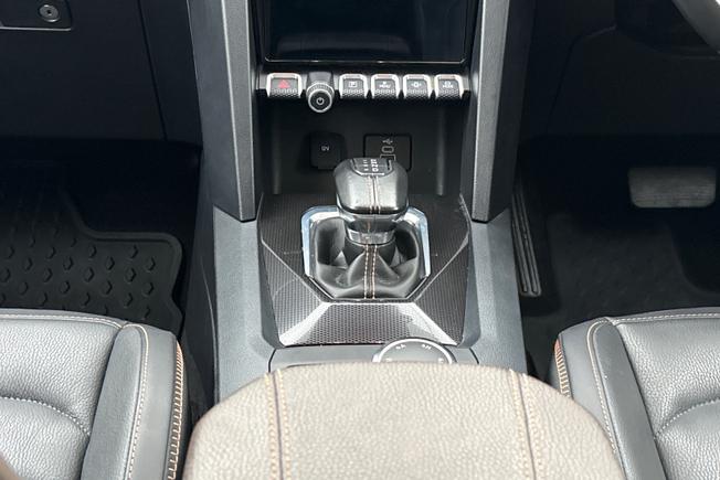 VOLKSWAGEN Amarok Photo 37