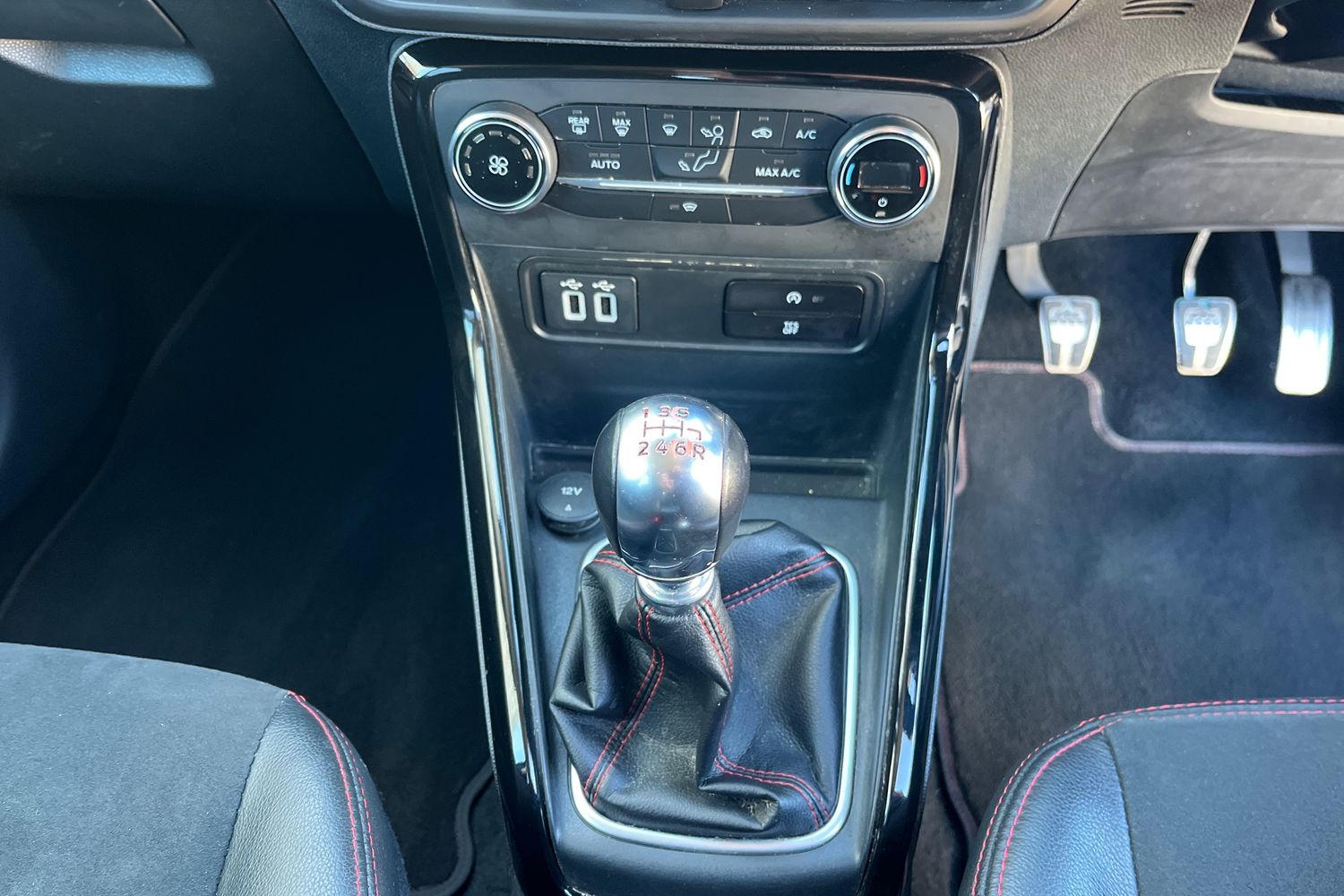 Ford EcoSport Photo 29