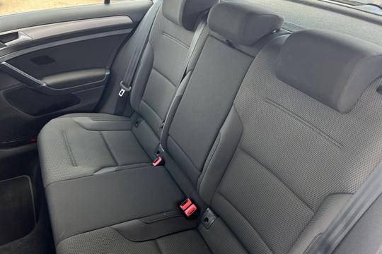 Volkswagen Golf Photo autoimg-937c622b10593a938b29faf2d2791e928a3ec596.jpg