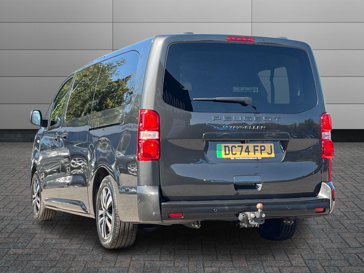 Peugeot e-Traveller Photo 1