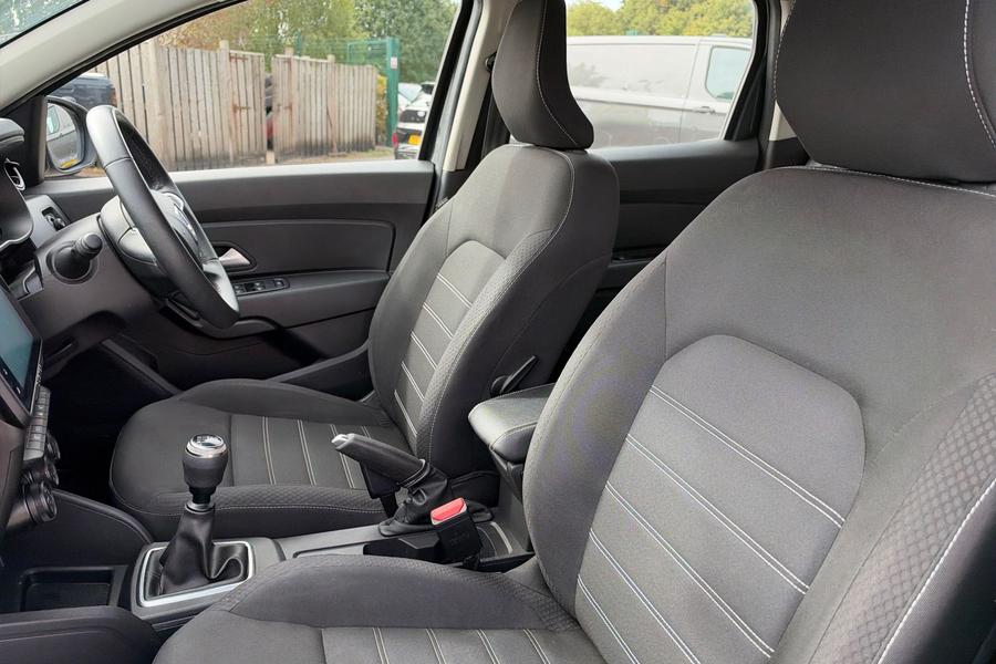 Dacia DUSTER Photo autoimg-937d9d18345fe560f64aabffacc6352bf412d95f.jpg