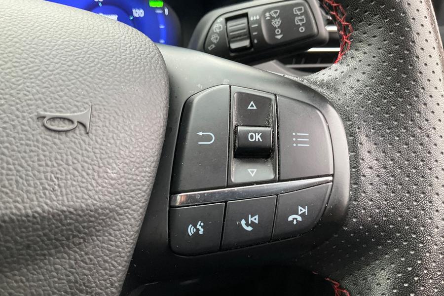 Ford KUGA Photo autoimg-937dd4cf8ab259f466b94debbeeb8a48a371de4f.jpg