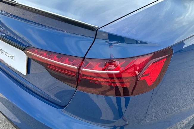 AUDI A4 Photo 18