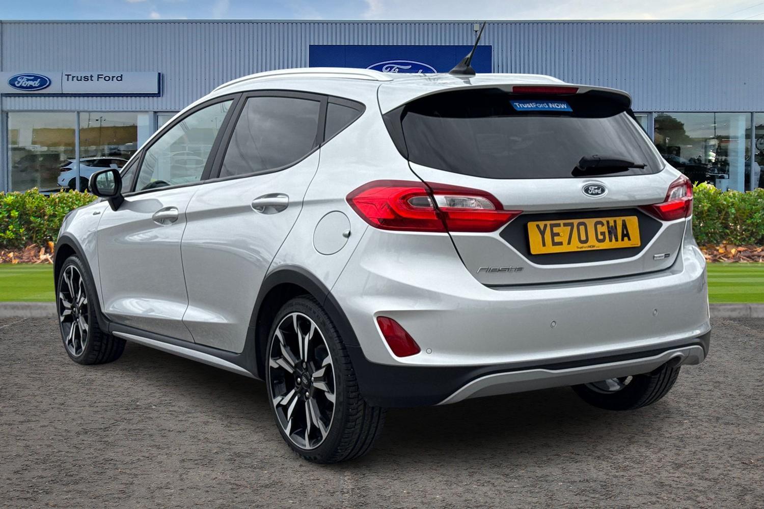 Ford FIESTA Photo 1