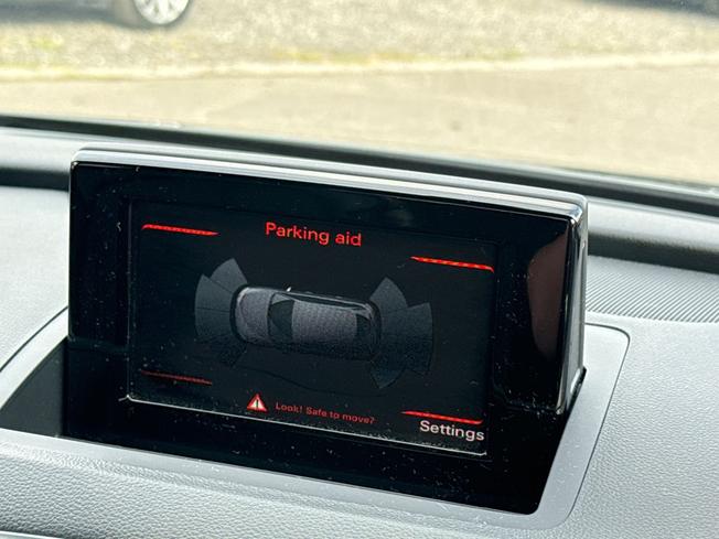 AUDI Q3 Photo 14