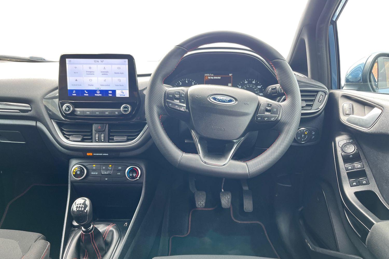 Ford FIESTA Photo 10