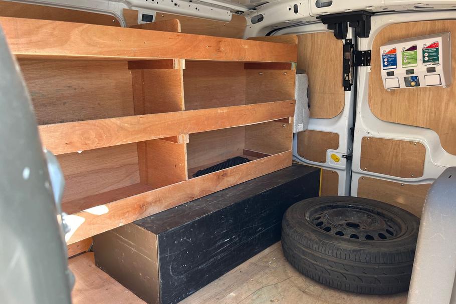 Used FORD TRANSIT CONNECT WV69JAU 4