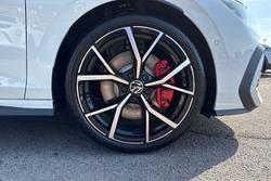 VOLKSWAGEN Golf Photo 5