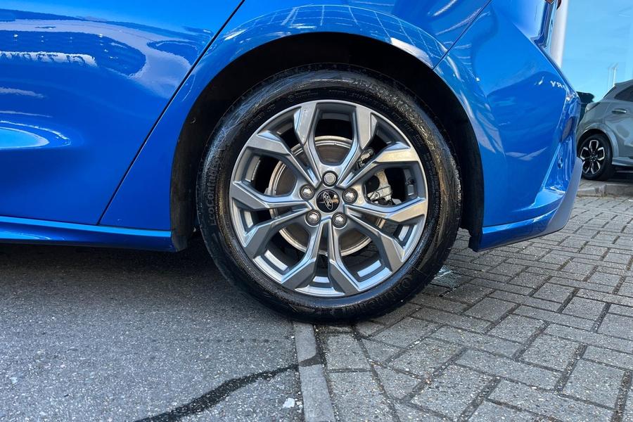 Ford Focus Photo autoimg-9392bdc4d13a035a60c96e74bd7832a7e6151d67.jpg