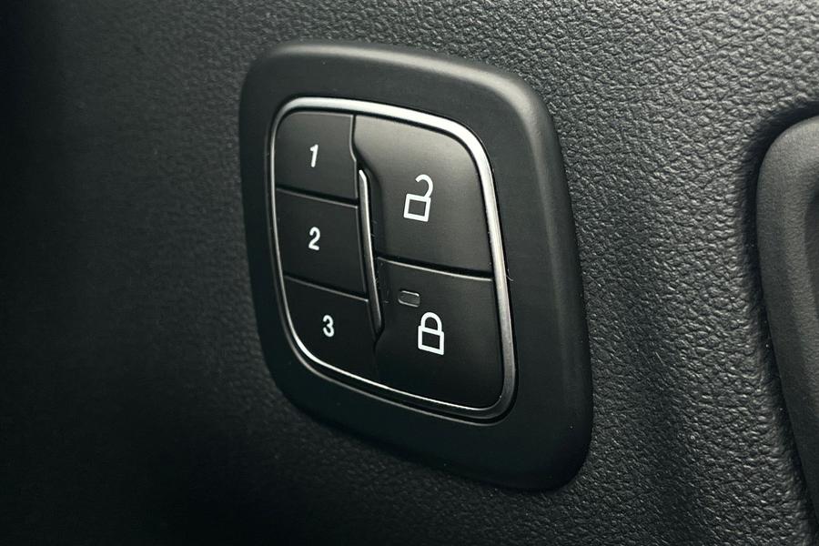 Ford KUGA Photo autoimg-9394870025e050f4380015e5001db3715ec4ad05.jpg