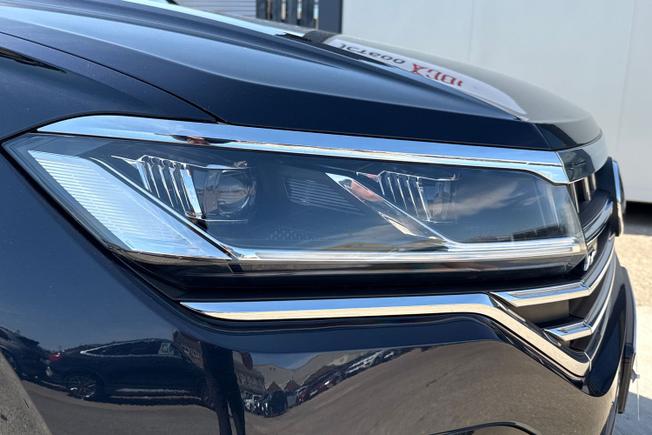 VOLKSWAGEN Touareg Photo 19
