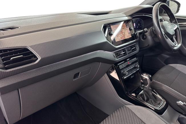 VOLKSWAGEN T-Cross Photo 2