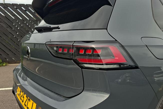 VOLKSWAGEN Golf Photo 18